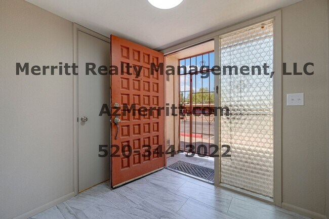 Building Photo - Remodeled 2 bedroom, 2.5 bathroom townhome, washer and dryer, dishwasher and more