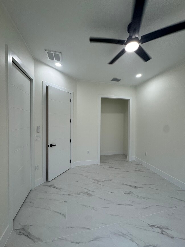 Building Photo - 904 McKinley Ave