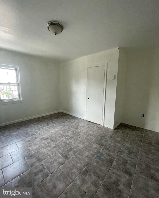 1725 W Rockland St, Philadelphia, PA 19141 Room for Rent in