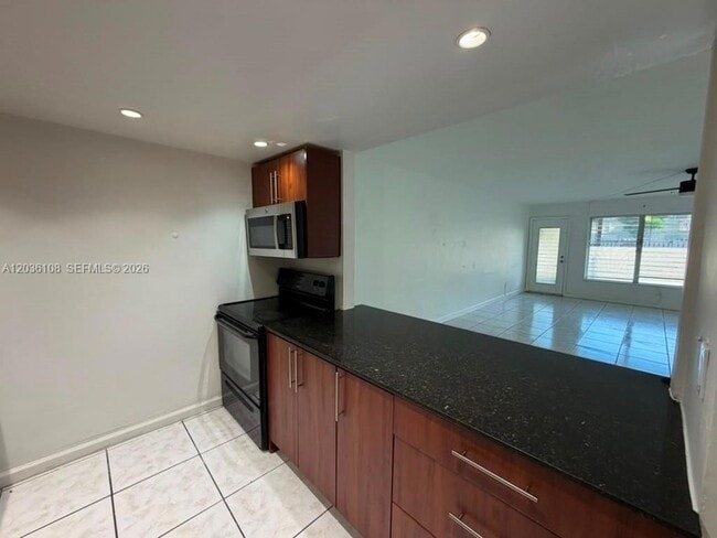 Photo - 1885 NE 121st St Unit 8 Apartment