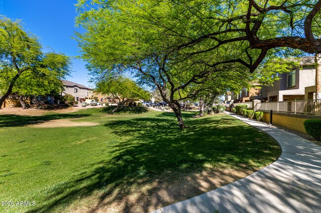 Building Photo - 2250 E Deer Valley Dr