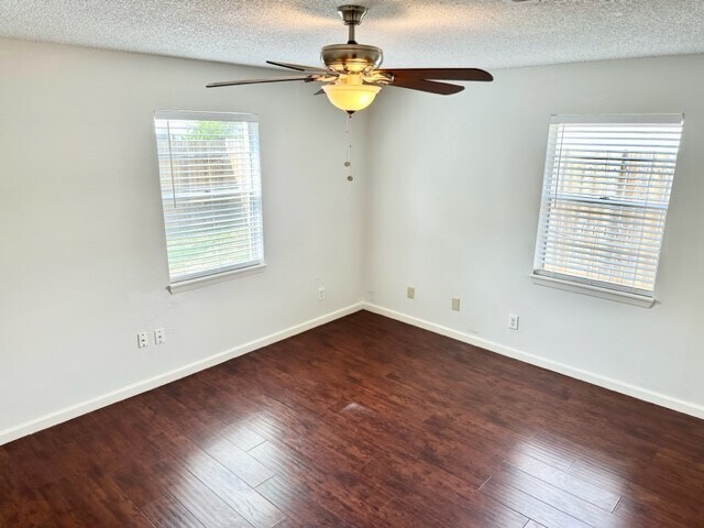 Foto del edificio - 2235 McKean Dr