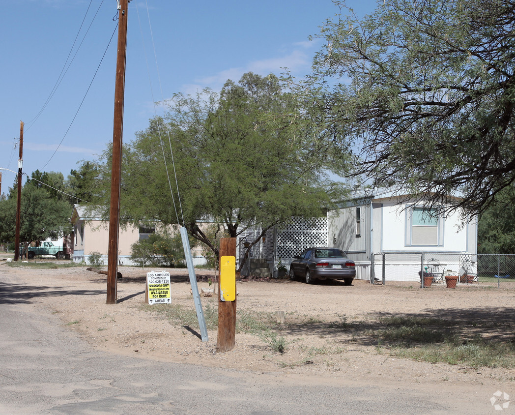 Building Photo - Los Arobles Mobile Home Park