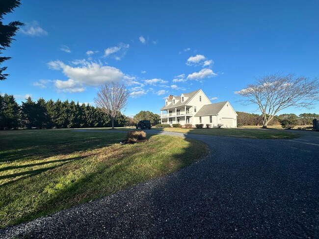 Building Photo - 4311 E Bonfield Rd