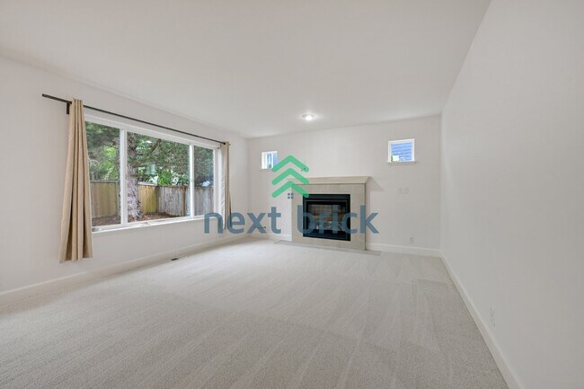 Building Photo - Lovely 4-bedroom + bonus room, 2.5-bath cul-de-sac home