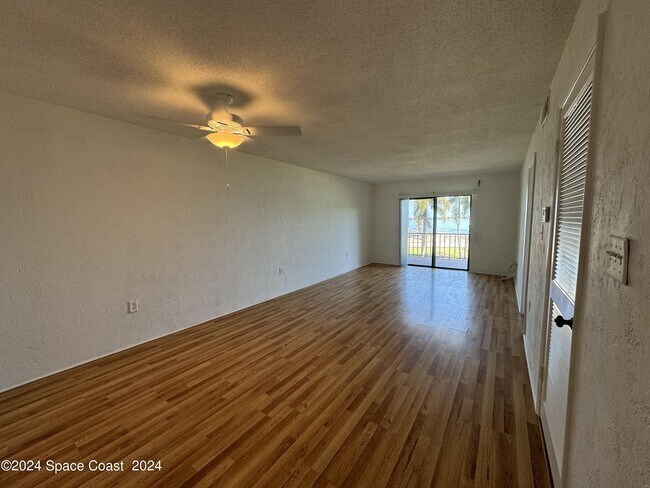 Building Photo - 1025 Rockledge Dr