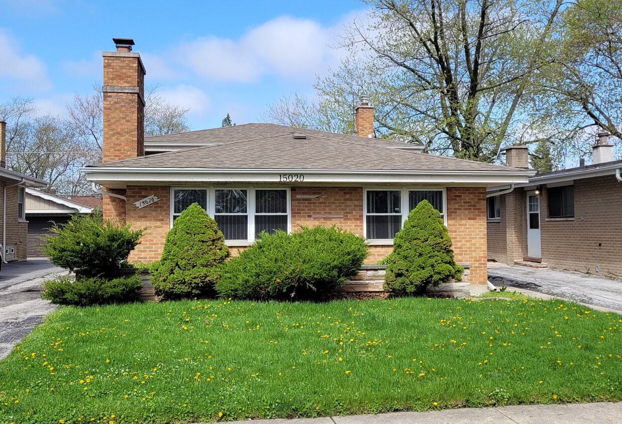 Primary Photo - 15020 Oak St