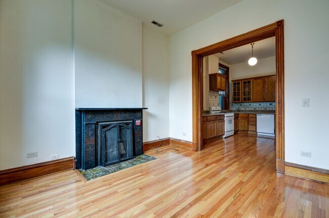 Foto del edificio - 2247 N Lincoln Ave