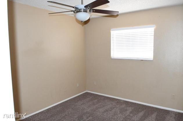 Building Photo - 3 br, 2 bath Townhome - 2623 E Laird St