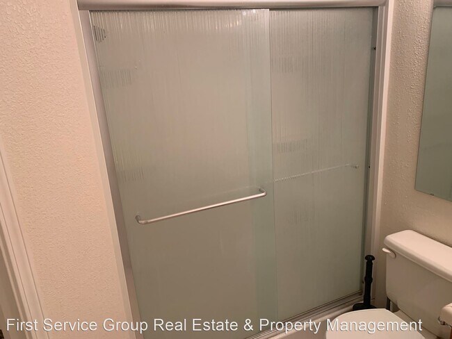 Building Photo - 2 br, 2.5 bath House - 4986 Hillcrest View...