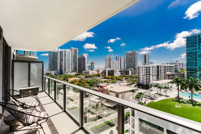 Foto del edificio - 101 NE 34th St