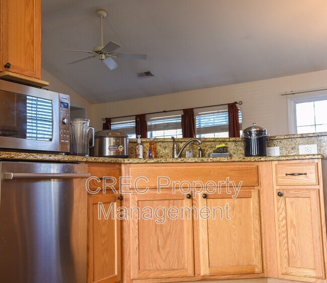 Building Photo - 1617 Pin Oak Cut