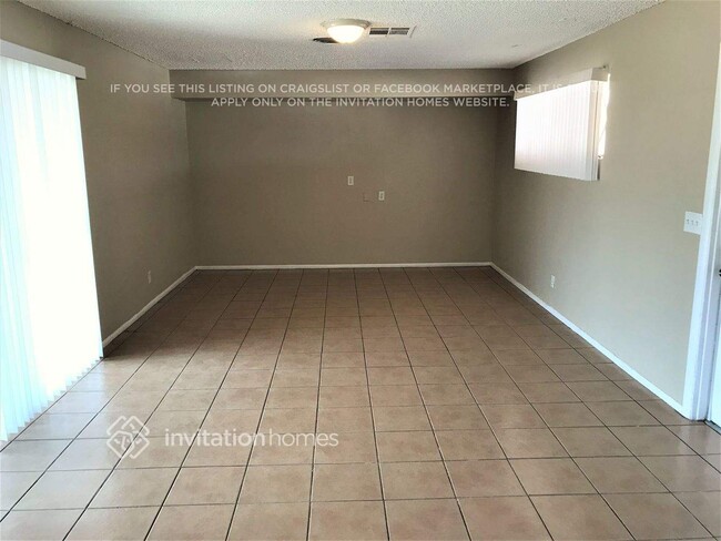 Building Photo - 3409 W Poinsettia Dr