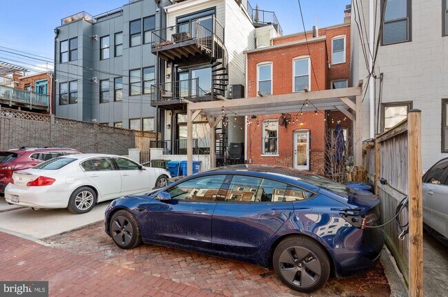 Building Photo - 1108 5th St NW