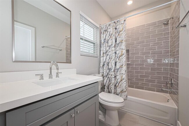 Foto del edificio - 8113 Esther Acres Ln