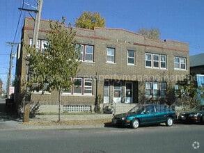 Building Photo - 1432 W 32nd St