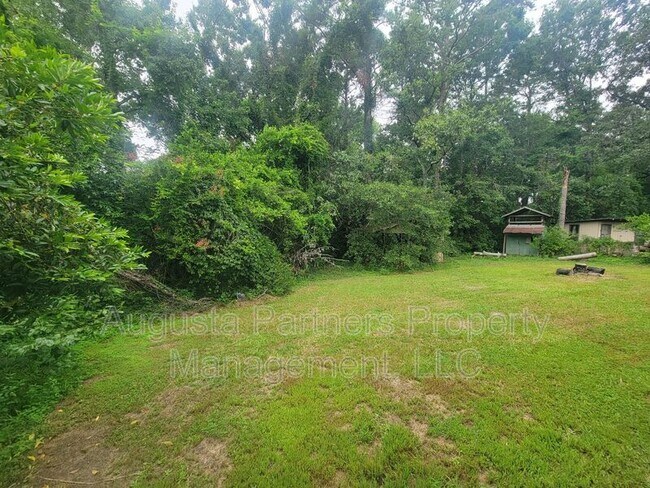 Foto del edificio - 2441 Dickey Rd