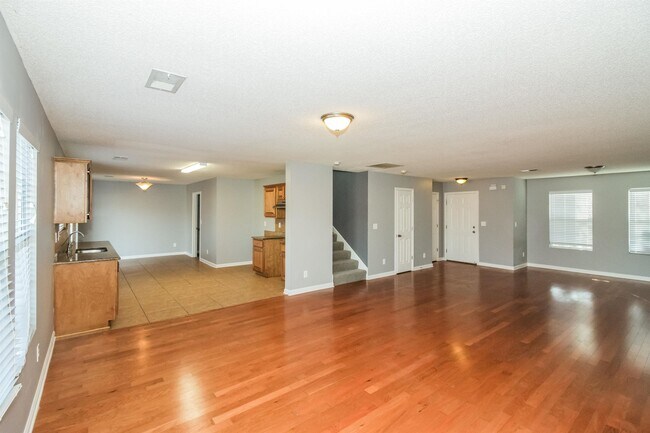 Building Photo - 10056 Chariden Dr