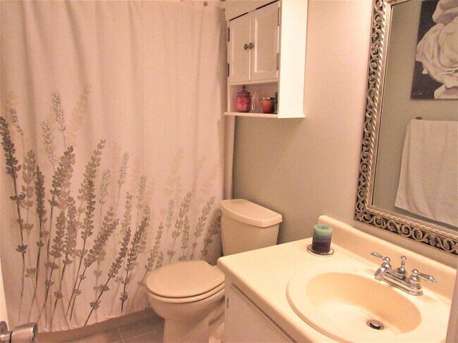 Foto del edificio - 3/2 Charming Cottage style home!