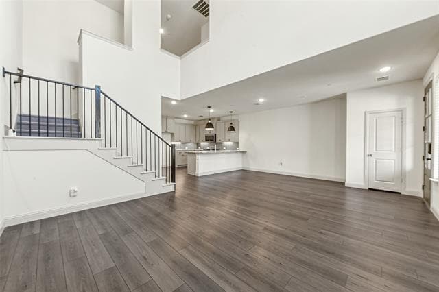 Building Photo - 3701 Wellesley Ave