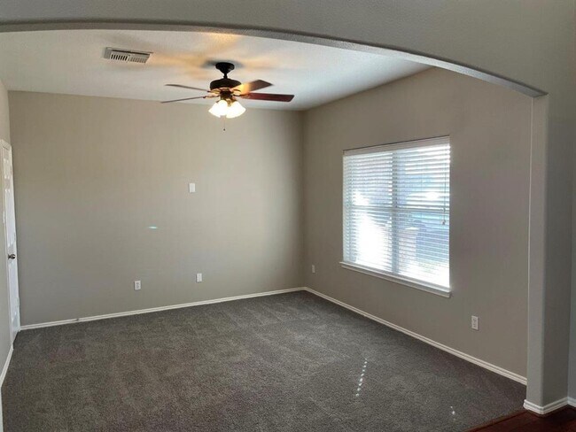 Building Photo - 8403 Macaw Ct