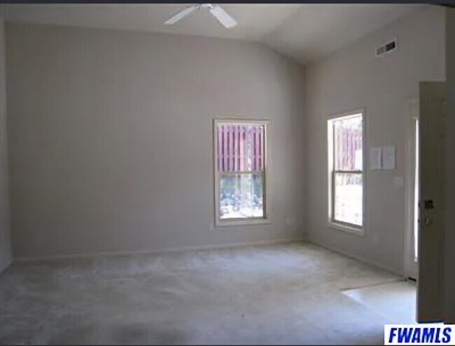 Foto del edificio - 1926 Beechmont Dr