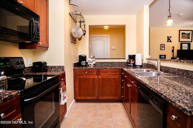 Building Photo - 955 Registry Blvd