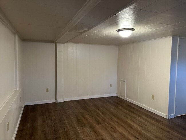 Foto del edificio - Lower Level 1 Bedroom 1 Bathroom Apartment...