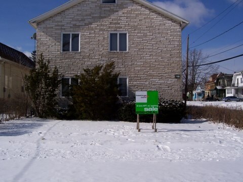 Building Photo - 300 Parkridge Ave