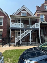 Building Photo - 2620 S Sawyer Ave