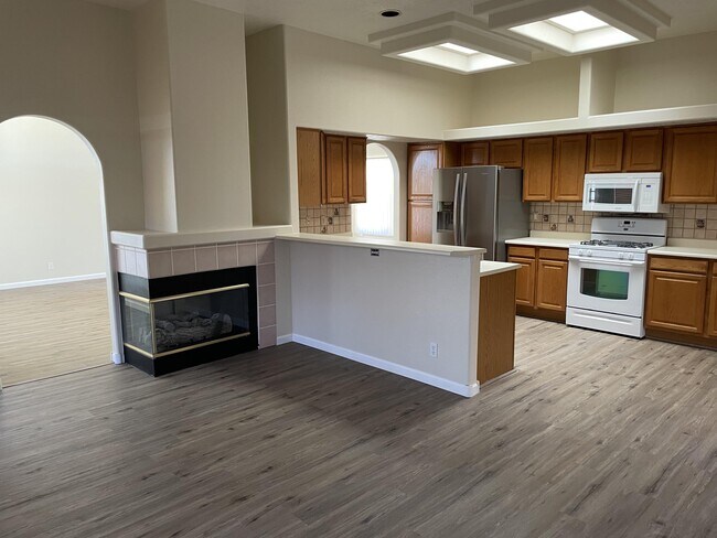 Foto del edificio - 7025 Albany Hills Dr NE