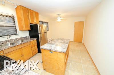 Building Photo - 503 Sheridan Rd