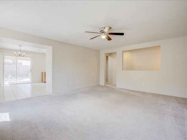 Building Photo - 4 Bedroom 2 Bathroom