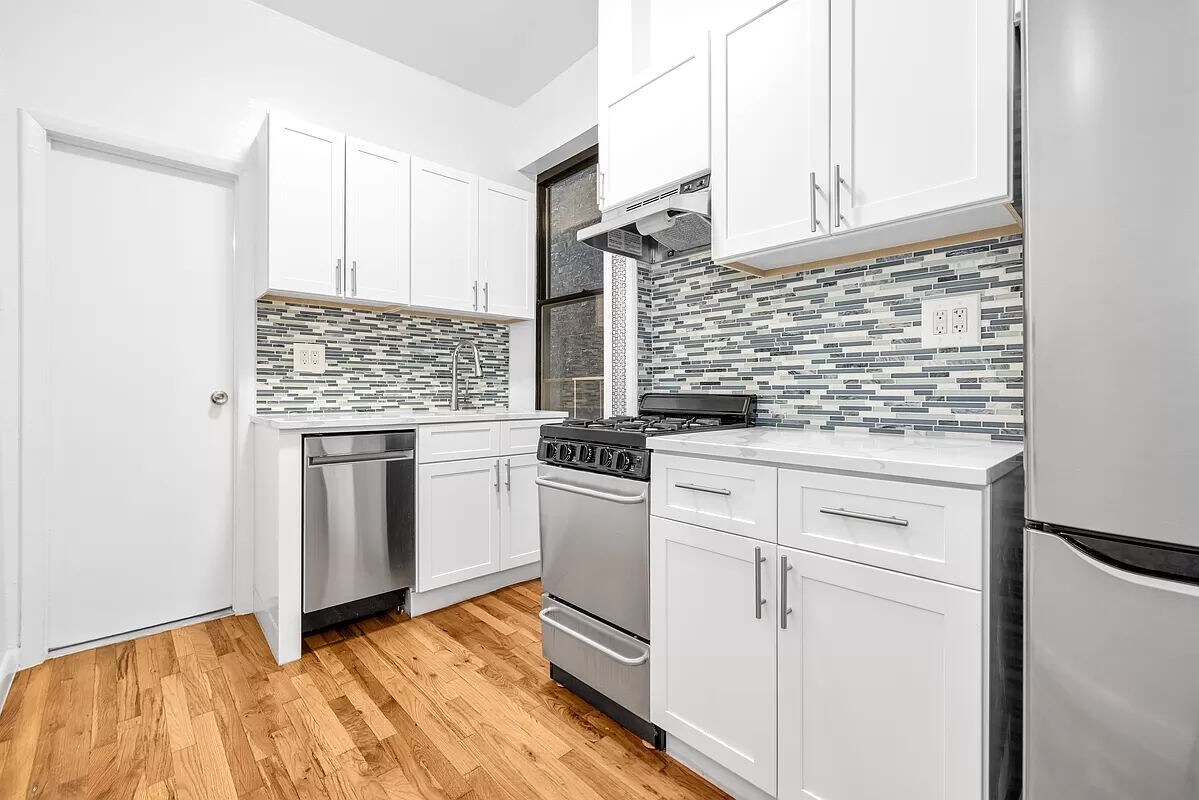 Foto del edificio - 331 West 16th Street