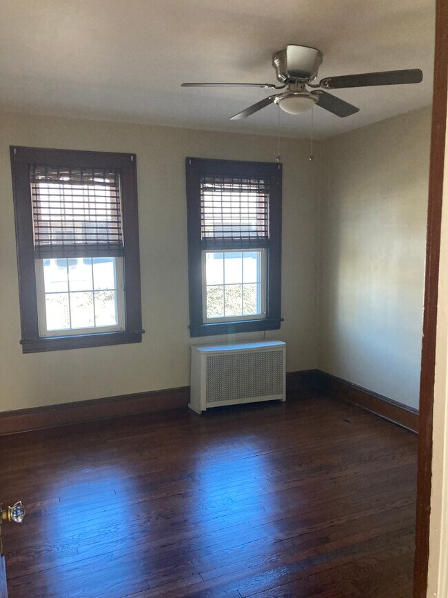 Foto del edificio - 243 Fairchild Ave