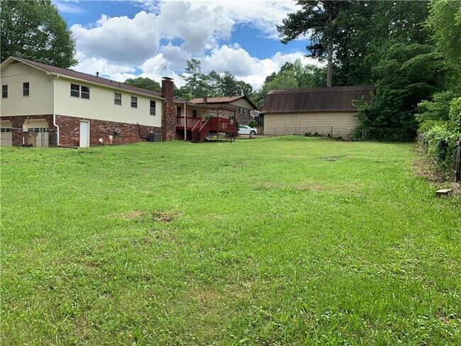 Building Photo - 2441 Hidden Hills Dr