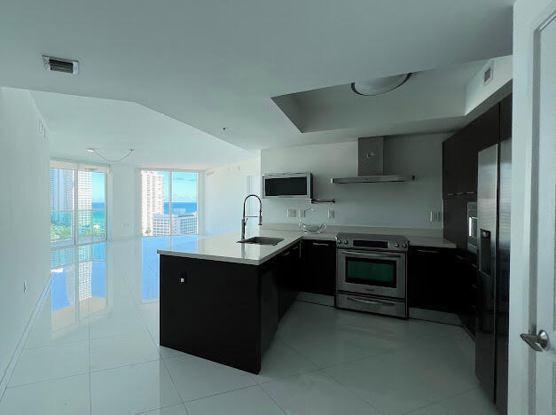 Building Photo - 200 Sunny Isles Blvd