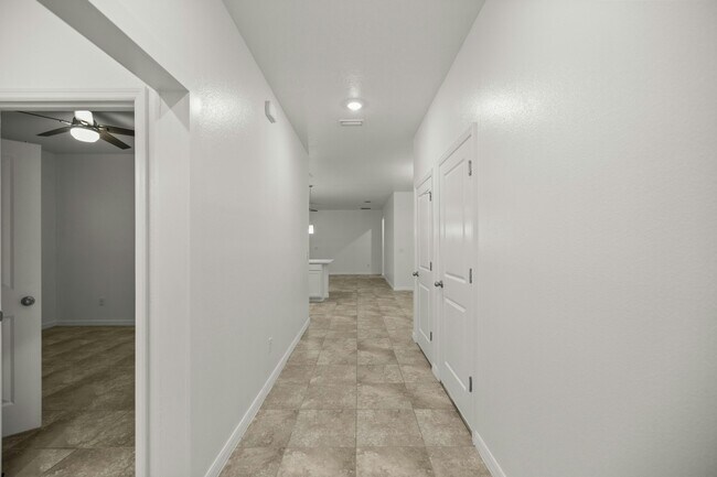 Building Photo - 5023 SW 58th Pl