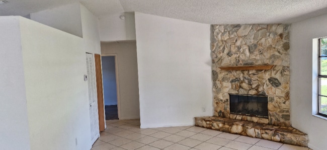 Foto del edificio - 107 Hearthside Ave NW