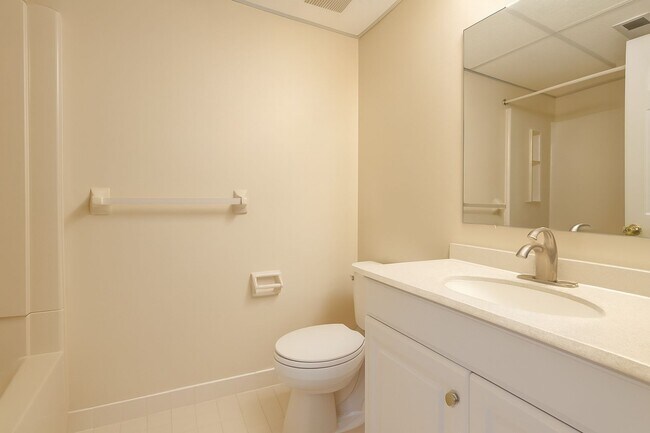 Building Photo - 112 Deer Run
