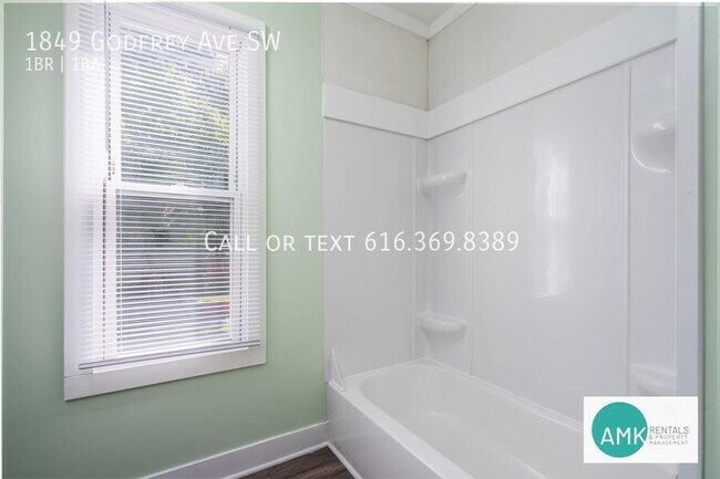 Foto del edificio - 1849 Godfrey Ave SW