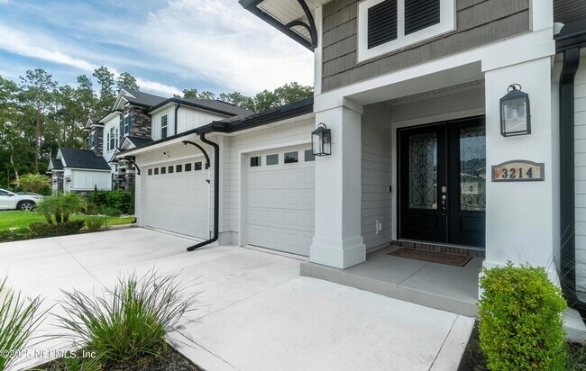 Foto del edificio - 3214 Carolina Rose Ct