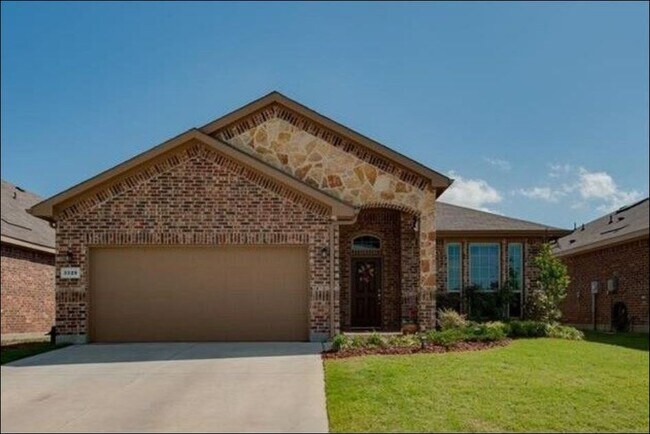 Frente - 3329 Tamarack Ln