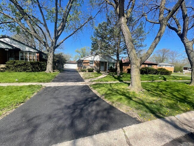 Building Photo - 17140 Hillside Ave