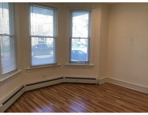 Foto del edificio - 198 School St