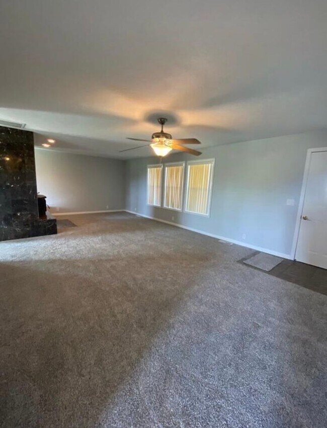 Foto del edificio - 17401 N County Rd 550 E