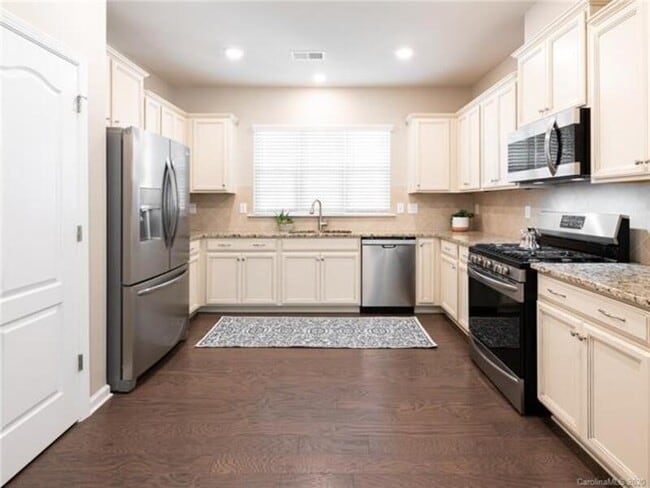 Building Photo - 16505 Emerald Dunes Dr