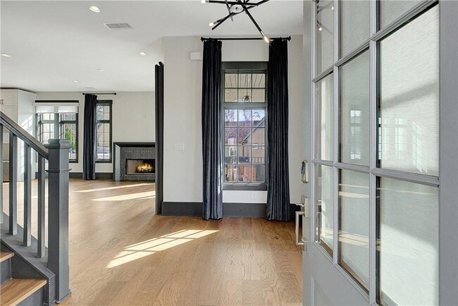 Building Photo - 11292 Serenbe Ln