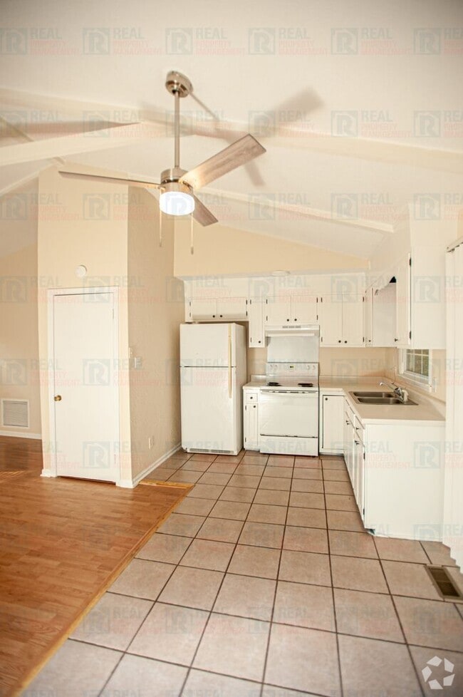 Building Photo - 8722 Rollingwood Rd