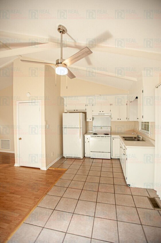 Foto principal - 8722 Rollingwood Rd
